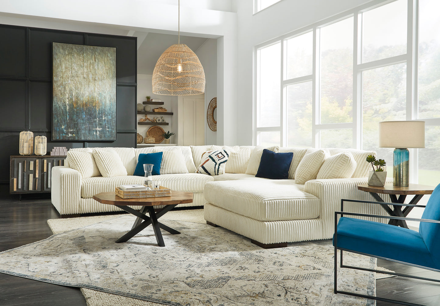 Lindyn 5 piece Sectional with Chaise