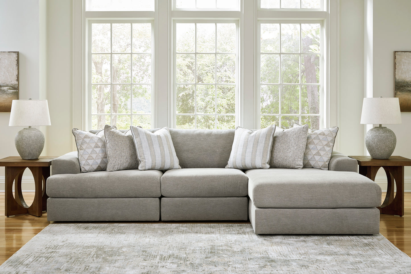 Avaliyah 3 piece Sectional with Chaise