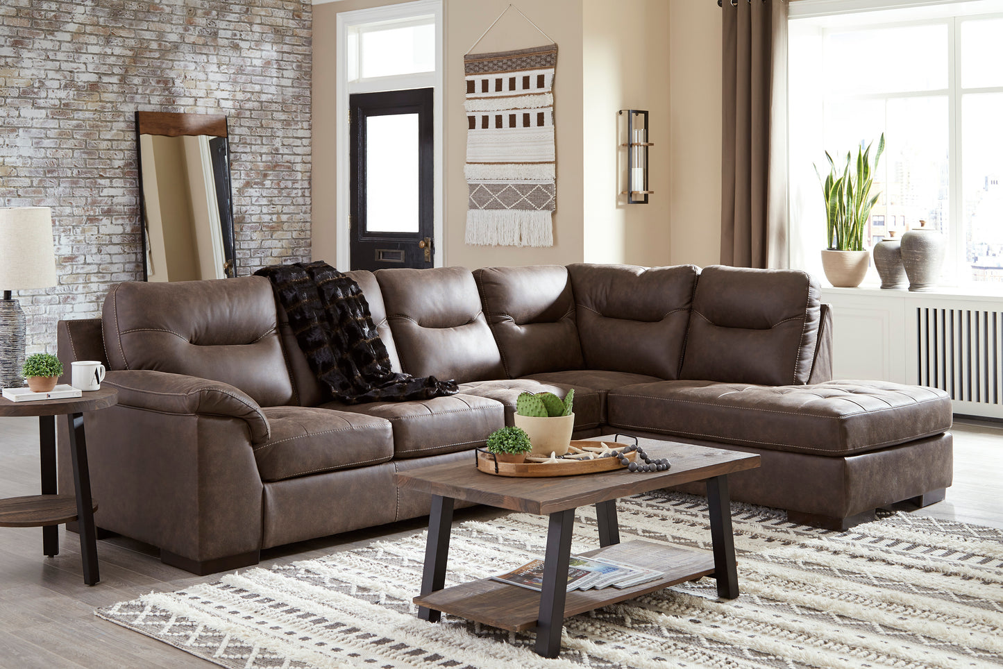 Maderla 2 piece Sectional with Chaise