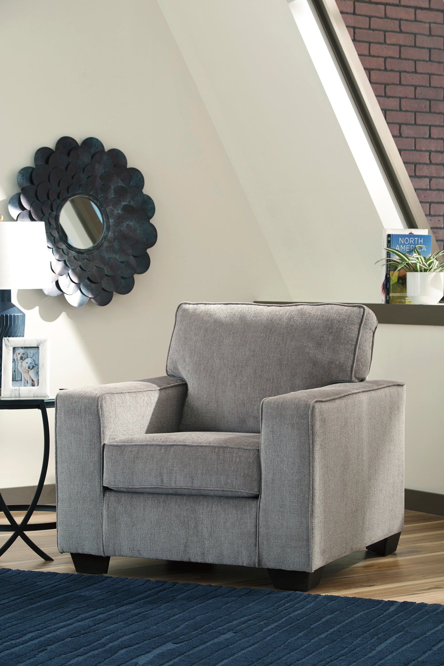 Altari Chair